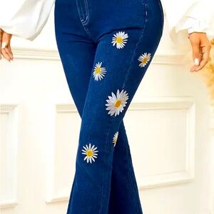 Embroidered Daisy Flare jeans